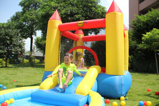 Triciclo per bambini EasyRide regolabile